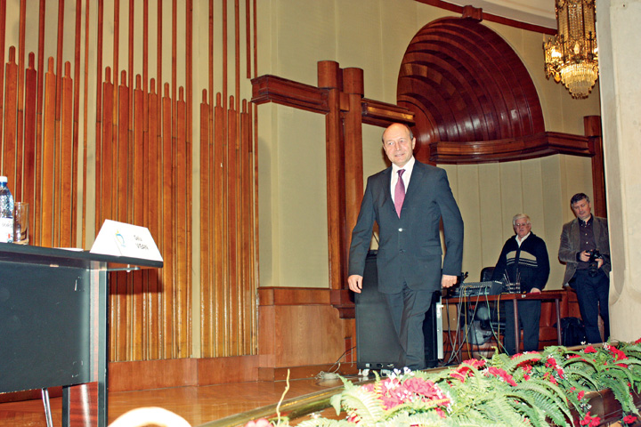 traian basescu - Ziarul National
