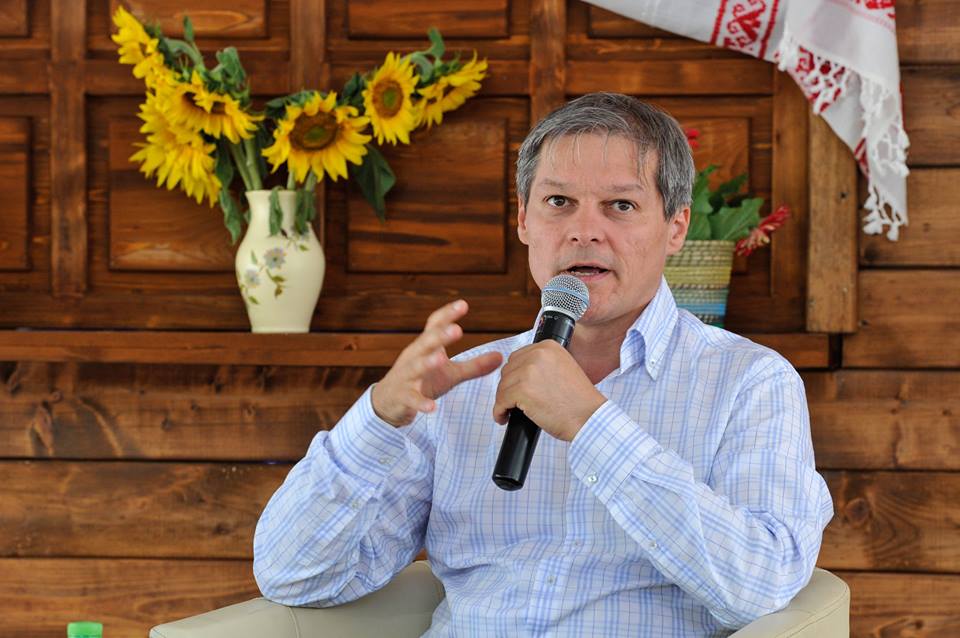 Sustine ca nu cauta dinadins sa-si faca imagine. Ciolos: „Uitati-va la cine a fotografiat”