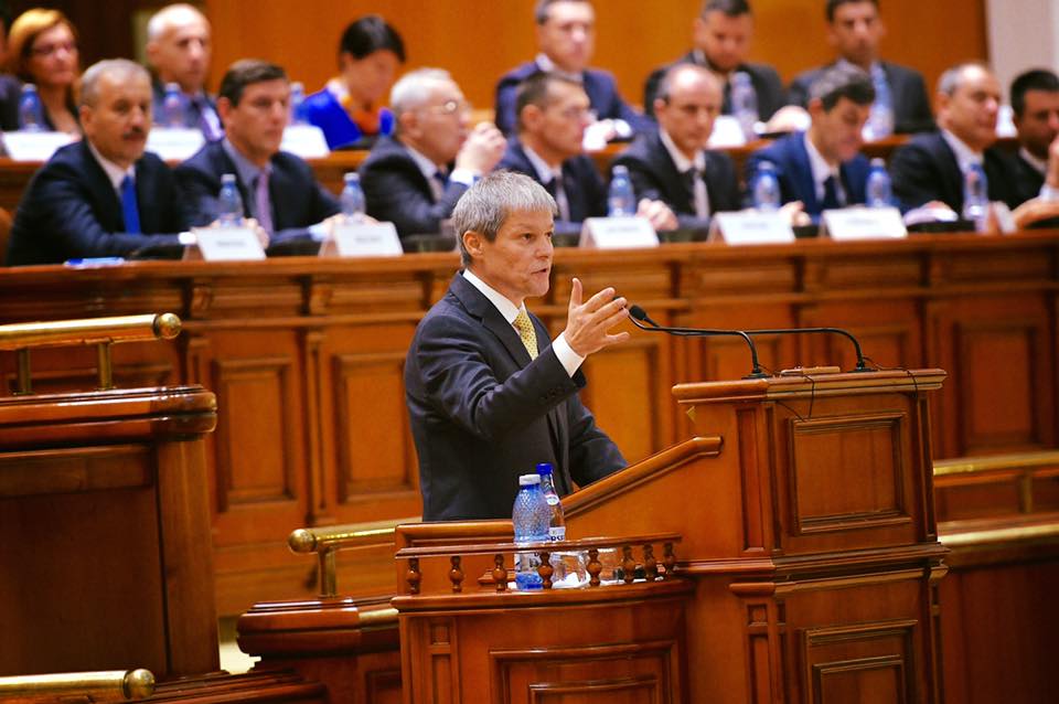 Bugetul pe 2016, adoptat in Parlament. Reactia premierului Ciolos