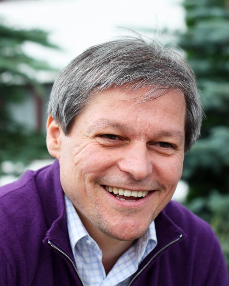 Premierul Ciolos „sustine pe deplin” proiectul Legii antifumat