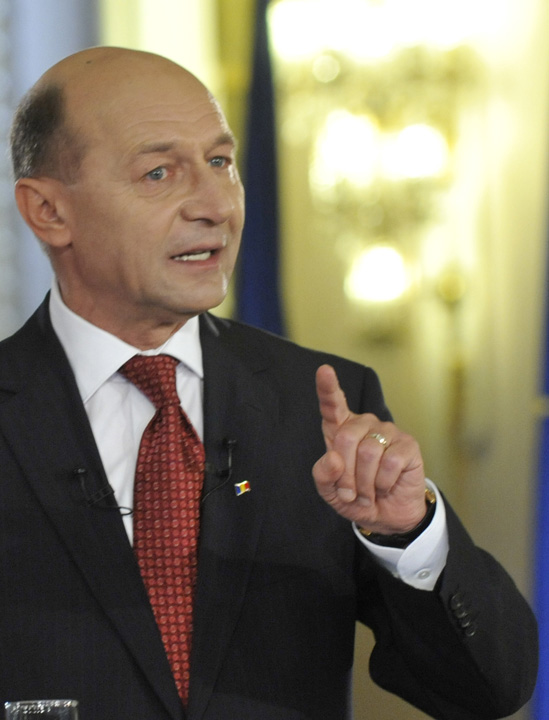 Basescu il arata cu degetul pe Dragnea: „Numai nu-i facea branci pe scazi in fiecare zi lui Ponta. A avut o intelegere sa scape de Ponta”