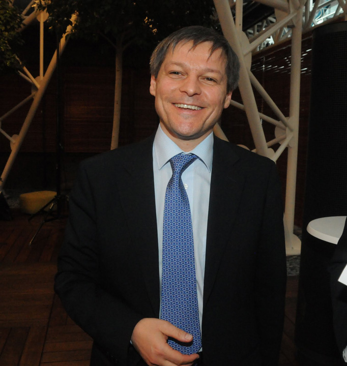 Ce a anuntat premierul Ciolos, dupa ce i-a vizitat pe pacientii internati la spitalul militar belgian