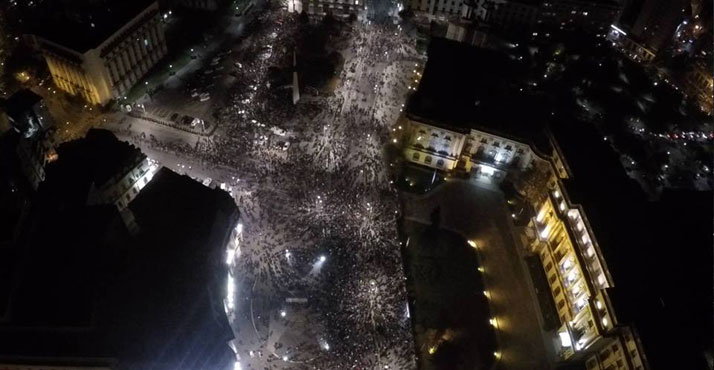 Protest spontan in Centrul Capitalei: mii de oameni cer DEMISIA politicienilor!