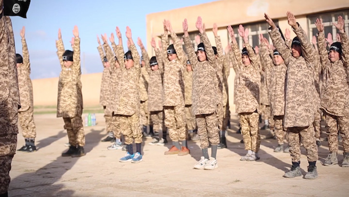 ISIS a executat 12 copii care au incercat sa fuga dintr-o tabara de antrenament