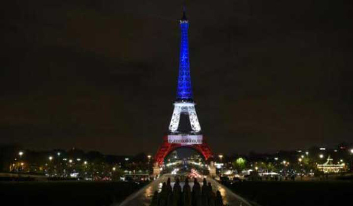 L-au redeschis ca sa-l inchida. Turnul Eiffel, mari hibe de securitate