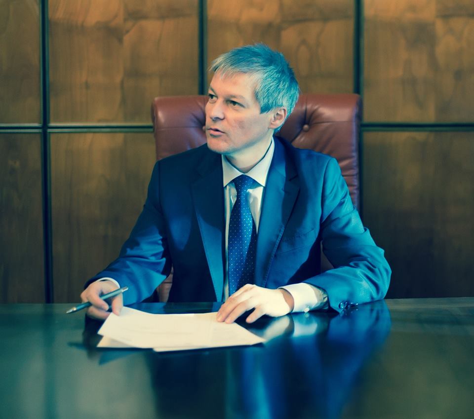 Premierul Ciolos, discutii cu guvernatorul BNR