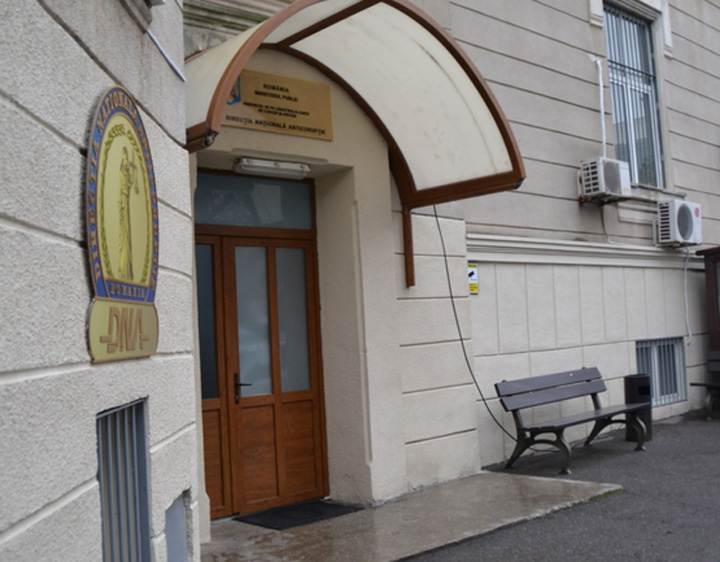 Fost primar, trimis in judecata de DNA, alaturi de 23 de persoane