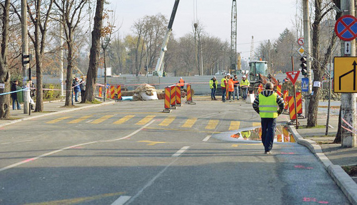 Evacuatii din zona Eroilor, acasa abia la primavara