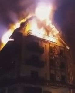Incendiu puternic la un hotel din apropierea barajului Vidraru, stins dupa ore intregi de lupta cu focul (VIDEO)