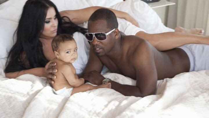 Kim Kardashian si-a inghitit placenta