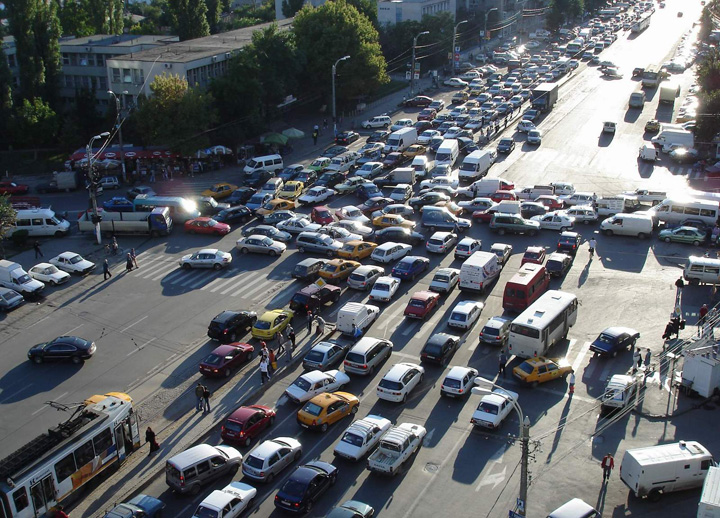Transportatorii cer Guvernului limitarea tarifelor RCA