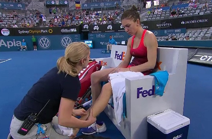 Halep, victorie la Sydney, dureri la tendon