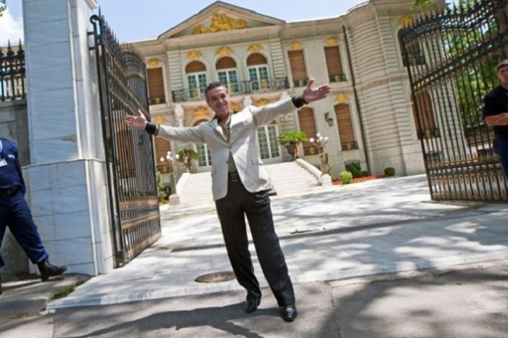 Gigi Becali vrea sa intreaca Palatul Patriarhiei