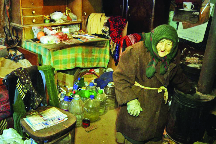 Batrana si saraca, o femeie din Serbia a mostenit o avere, dar prefera sa dea toti banii comunitatii