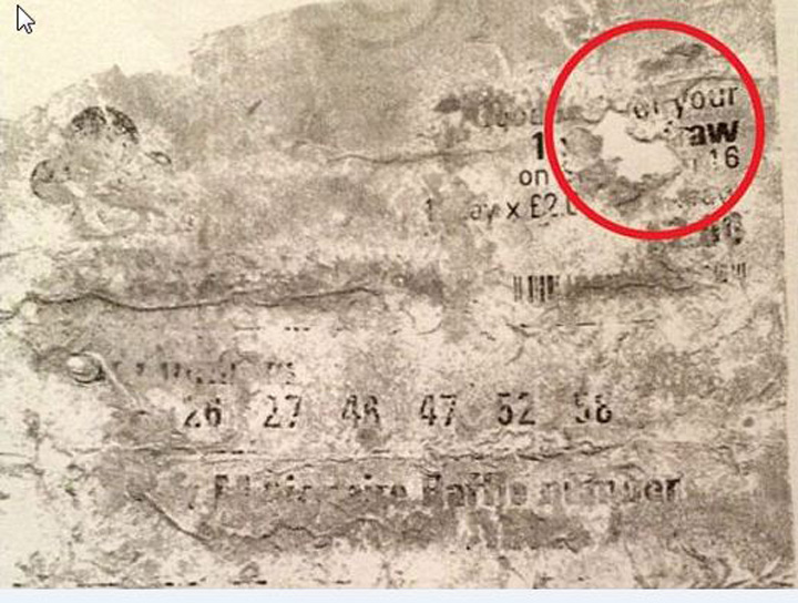 A aparut biletul de 33 de milioane de lire, bagat la masina de spalat!