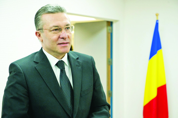 Iohannis, julit cu nisip moldovenesc de Cristian Diaconescu