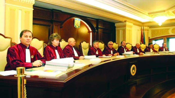 Primarii s-au lins pe bot de pensii speciale