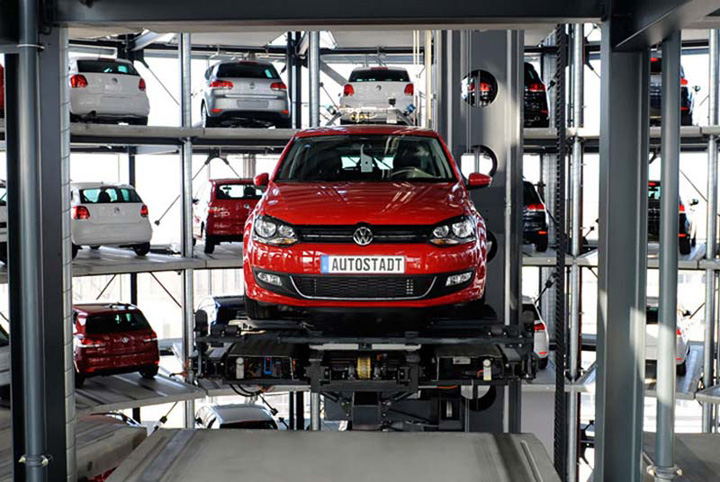 masini VW in turn de parcare - Ziarul National