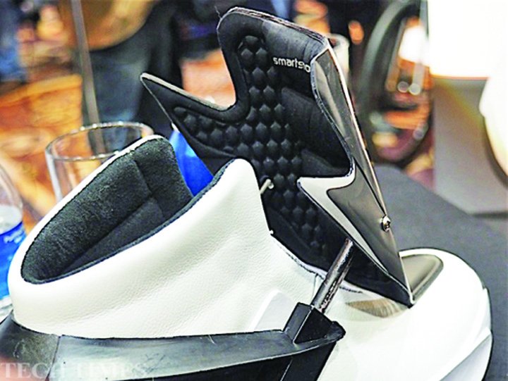 Gadgeturile lui 2016: pantofi cu incalzire, ceasuri desteptatoare cu arome sau hard-ul lui Brancusi