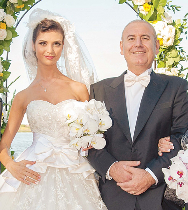 Cocos divorteaza de puicuta din Moldova
