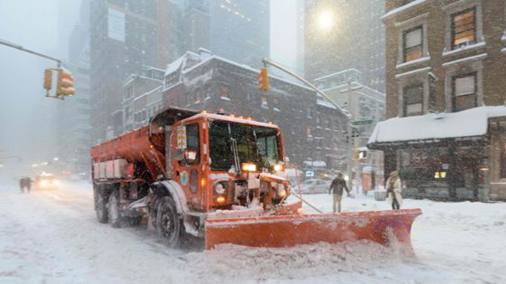 ”Snowzilla” a lasat in urma 19 morti si 65 cm de zapada