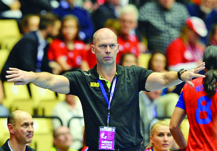 HANDBALL-WORLD-WOMEN-POL-ROU - Ziarul National