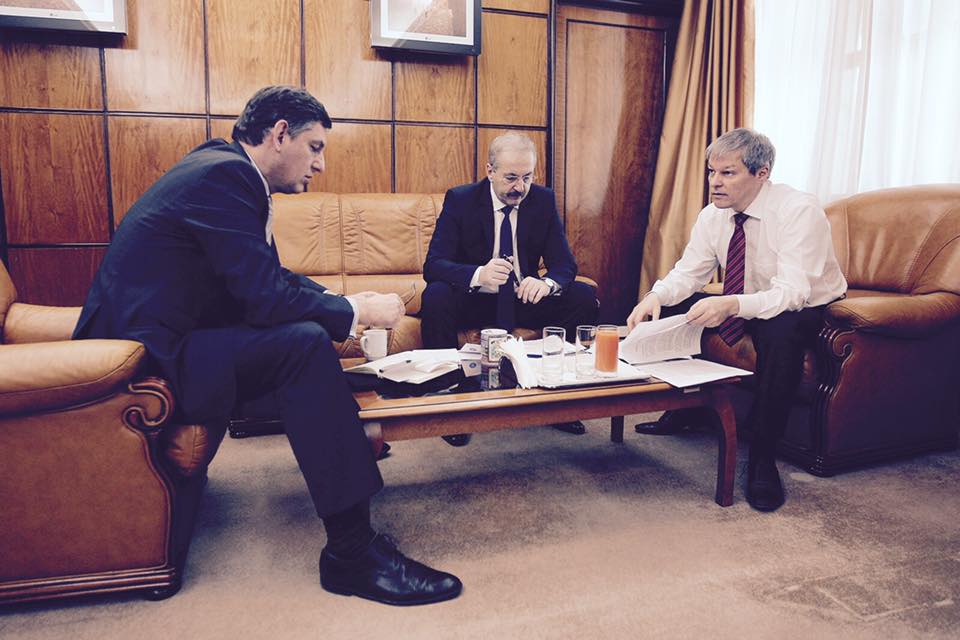 Ciolos, discutii cu vicepremierii din Cabinetul sau, inainte de a merge la Cotroceni