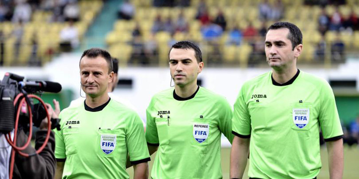 Arbitrii romani, scosi la tabla de Kyros Vassaras