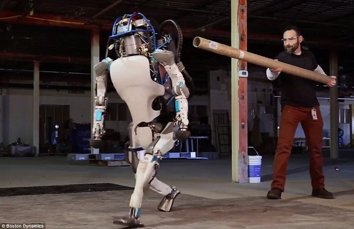 Atlas, cel mai “omenesc” robot de pe planeta