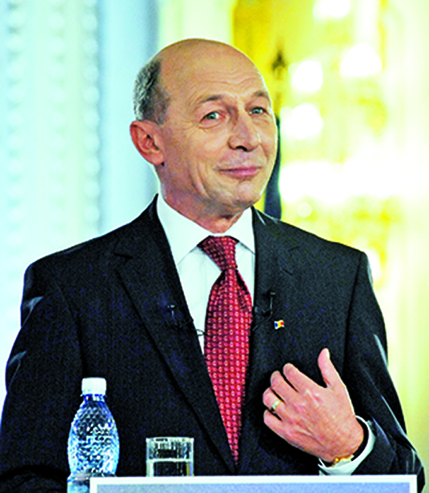Basescu are iar cetatenia Republicii Moldova/REACTIE