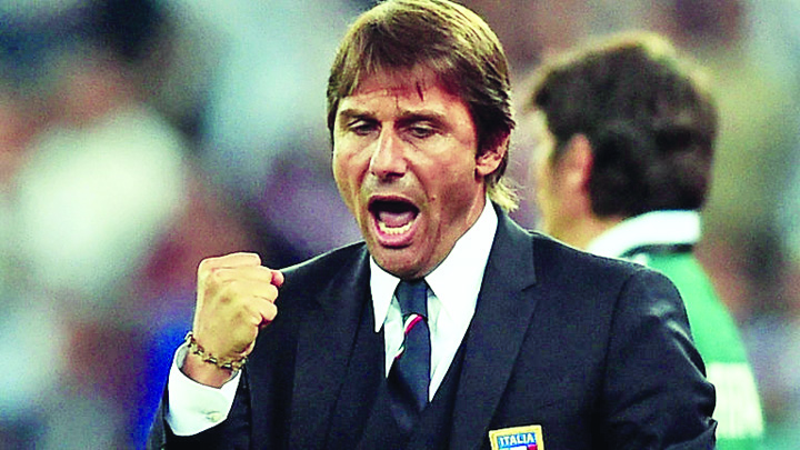 Chelsea l-a ales pe italianul Conte