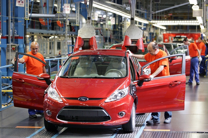 Production Of New Ford Fiesta in Ford Plant Cologne-Niehl - Ziarul National