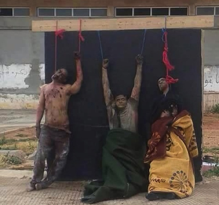 ISIS crucifica ”spioni” pe panourile publicitare din Libia