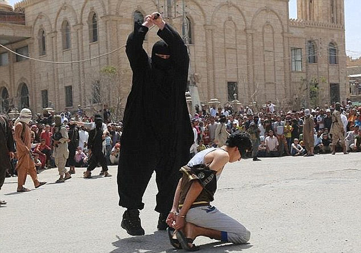 ISIS a decapitat un adolescent pentru ca asculta muzica pop