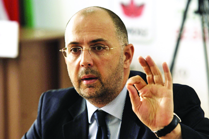 Declaratie ipocrita