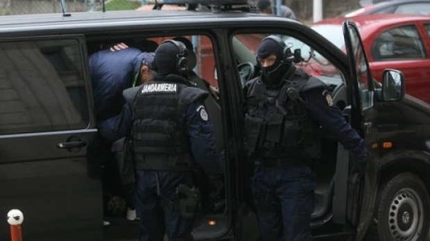 Perchezitii in Prahova, la suspecti de braconaj si nerespectare a regimului armelor