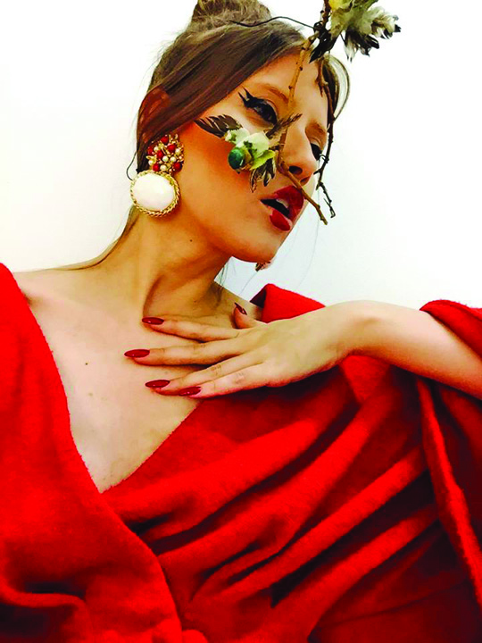 Iulia Albu face praf sarbatoarea Valentine’s Day