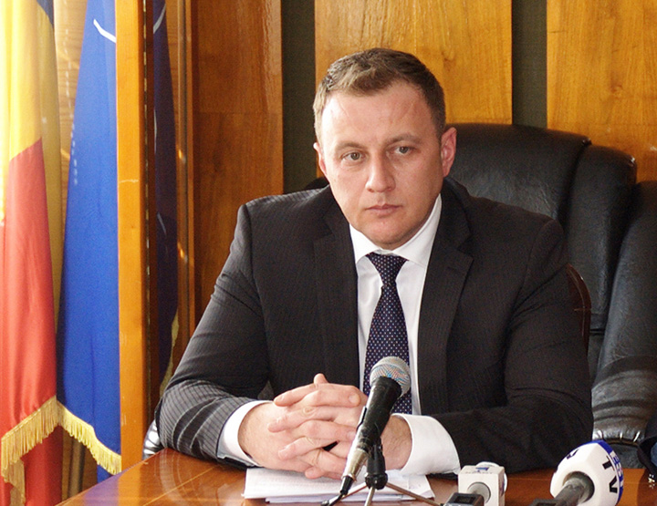 PNL cere capul prefectului de Neamt