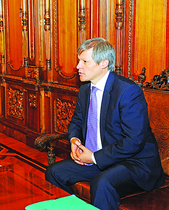Premierul Ciolos, asteptat sa anunte azi propunerea pentru sefia Ministerului Culturii