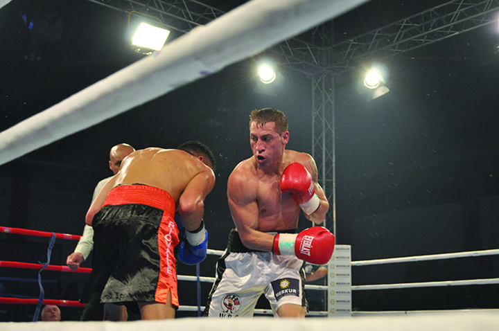 Viorel Simion bate tot pentru centura IBF