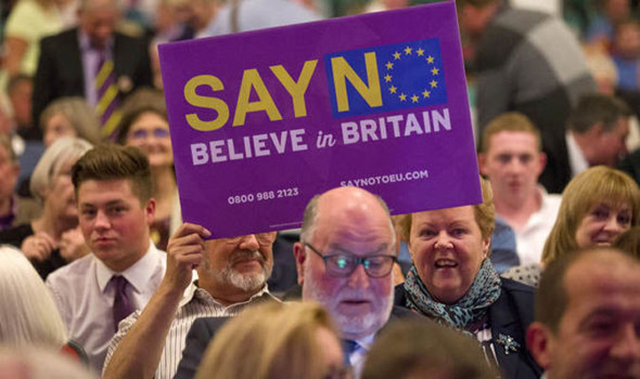 Un Brexit ar costa Regatul 100 miliarde de lire si 950.000 locuri de munca