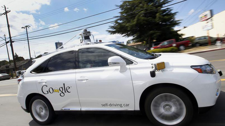 Google Car provoaca primul sau accident rutier