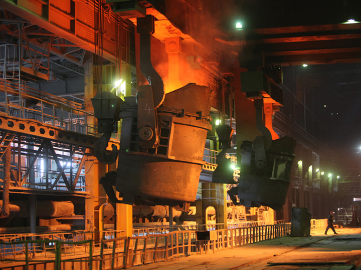 ArcelorMittal da  in judecata Guvernul