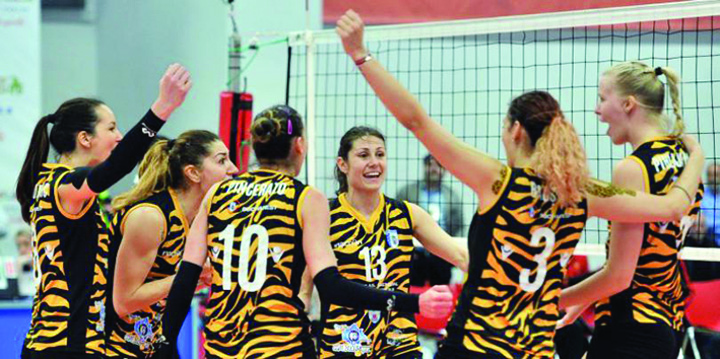 CSM Bucuresti, la doua seturi de trofeul Challenge Cup