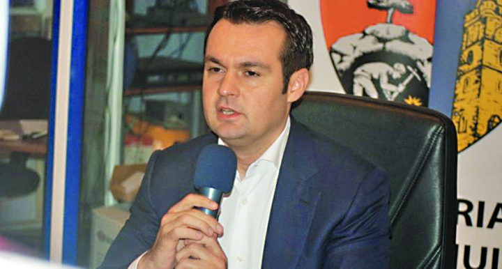 Primarul Catalin Chereches, luat cu duba DNA dupa un flagrant