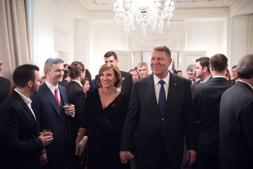 Mesajul lui Iohannis pentru romanii pe care i-a intalnit in capitala SUA