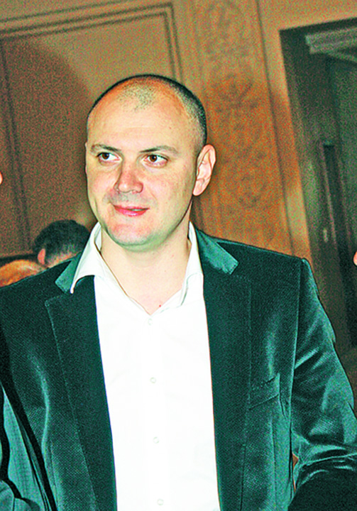 Ghita a mai dus niste milioane plocon la DNA