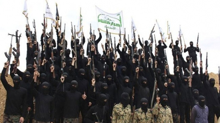 Statul Islamic, in defensiva in Siria si in Irak, dar in expansiune in lume