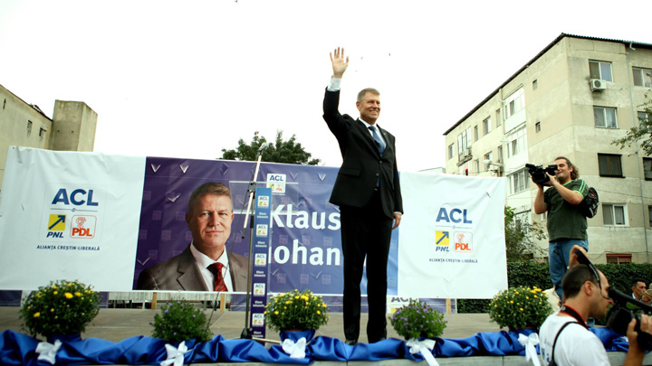 Iohannis baga Serviciile in stabor … si fuga la Rio!