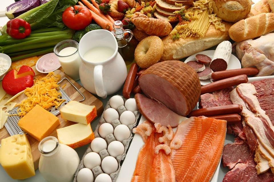 Carnea si lactatele, la control. Azi incep verificarile in supermarketuri, piete si macelarii